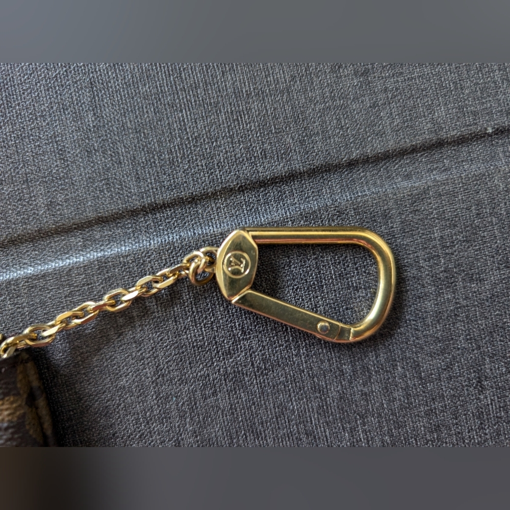 Louis Vuitton Wallet/Coin Purse - Picture 4 of 9